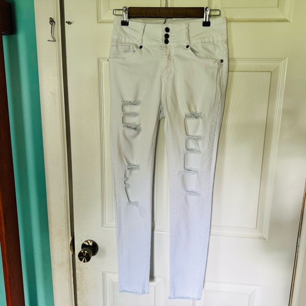 Between us‎ White Distressed Juniors Skinny Jeans Size Small